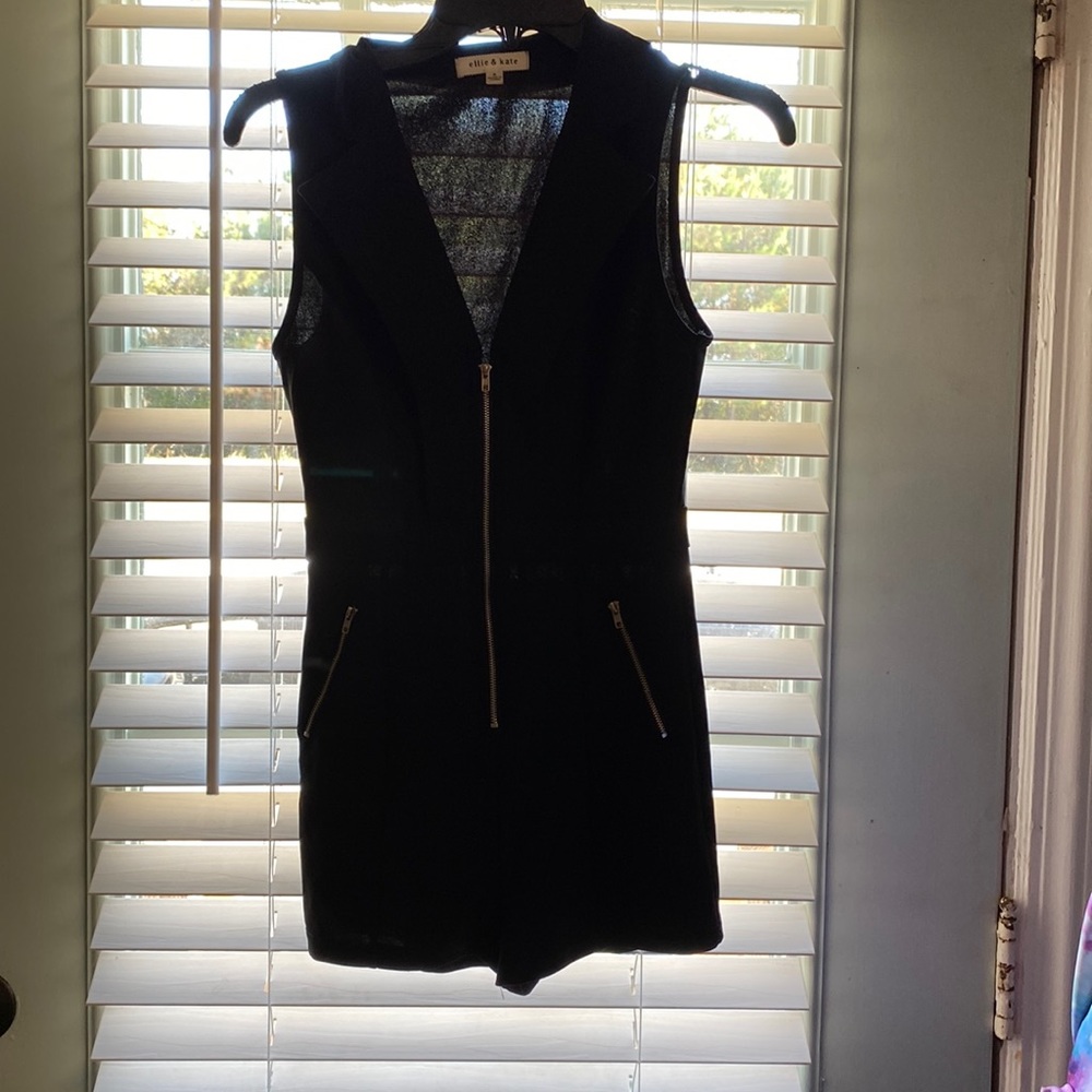 Ellie & Kate small short romper
